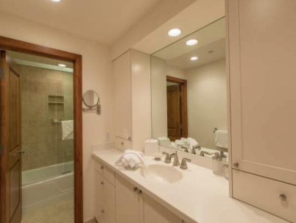 Ski in Ski out Golden Peak Vail- Three Bedrooms